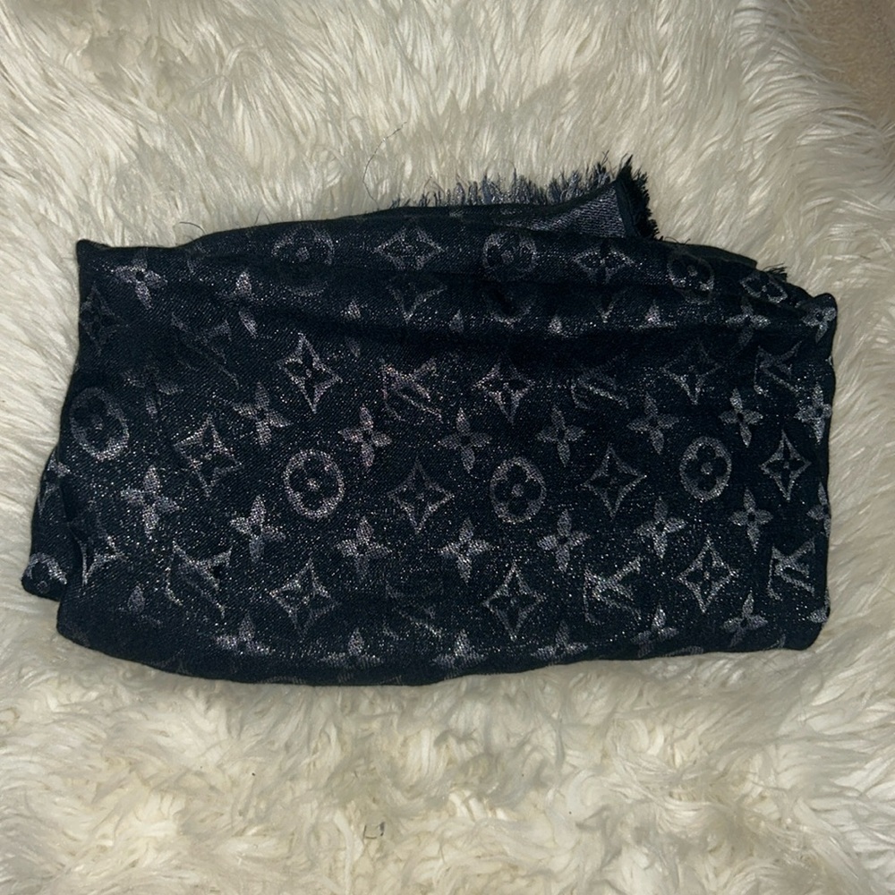 Louis Vuitton Paris Monogram Shine Shawl Scarf